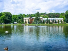 Kiedyś sanatorium, dziś hotel w sercu uzdrowiska. To tylko 1,5 godziny drogi z Warszawy