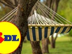 Wypoczywam jak królowa. Rozkładany hamak z Lidla ulubieńcem Polaków. Postawisz go wszędzie. Co w Ceneo?