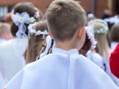 Dostali zaproszenie na komunię. Zaskoczyła ich liczba gości. "Na moim weselu było nas 78" [LIST]