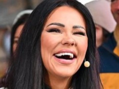 Sylwia Bomba zaprezentowała się w wersji saute. Fanki pod wrażeniem: "Chciałabym tak wyglądać bez makijażu"