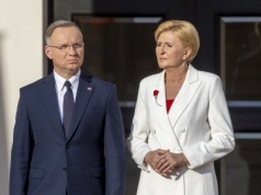 Polacy dostali pytanie o wynagrodzenie pierwszej damy. Jest wyraźny podział