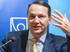 Sikorski zakpił z Nawrockiego. Wbił szpilę kandydatowi popieranemu przez PiS