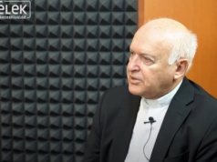 Wpływowy kardynał: Czas skończyć z tajnością po konklawe, lepiej mówić otwarcie, jak było