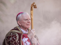 Abp Marek Jędraszewski odchodzi i odejść nie może. Papież zmieni zdanie?