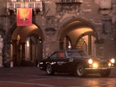 Jak Ferrari 250 GTE 2+2 rozprawiało się z Przestępcami Rzymu