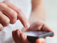 Urzędowe wiadomości będzie można odbierać na telefonie. Zmiany coraz bliżej!