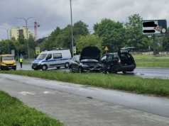 Ulica w Lublinie nieprzejezdna, sprawca wypadku pobity! Co tam się stało? [ZDJĘCIA]