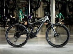 Rowerowa rewolucja czy prestiżowy eksperyment? Bianchi E-Vertic FX otwiera nowy rozdział w historii legendy