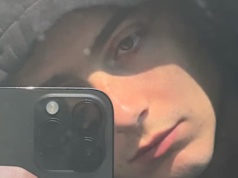 Timothée Chalamet z unikatowym zegarkiem na nadgarstku. To Święty Graal Cartiera