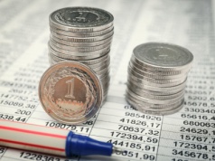 Kursy walut. Dolar łapie oddech, złoty w odwrocie