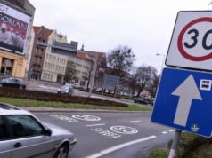 Znak B-43 to niezwykłe ograniczenie prędkości. Wprowadza ważną zasadę