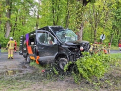 Groźny wypadek busa w powiecie radomszczańskim. Lądował śmigłowiec LPR