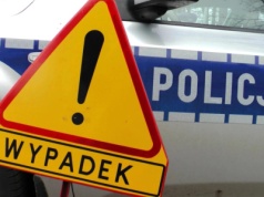 Wypadek w powiecie wieruszowskim. Są ranni, droga zablokowana