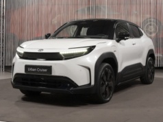 CENY: Toyota Urban Cruiser w Niemczech od 29 990 euro za 49 kWh. Wychodzi nam od 120 300 zł. Za 61 kWh od 148 400 zł