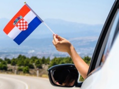 Autem do Chorwacji taniej niż rok temu. Ile zapłacimy za autostrady i paliwo?