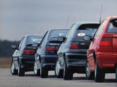 Niemcy byli w szoku. Renault 19 16V prawie pokonał Volkswagena Golfa GTI w teście