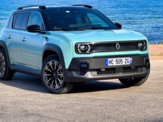 Nowe Renault 4 jeździ jak spalinówka, zużywa prądu za 17 zł na 100 km