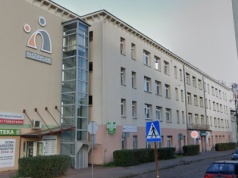 Horror w Dąbrowie Górniczej. Winda z mężczyzną spadła z trzeciego piętra