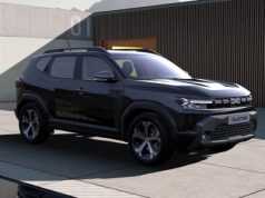 Nowa Dacia Duster Journey+ 2025 Full Hybrid. Co ma na wyposażeniu i ile kosztuje?