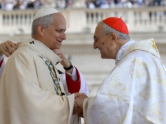 Leon XIV przyjął paliusz oraz Pierścień Rybaka