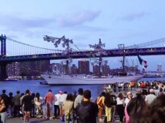 Meksykański żaglowiec zderzył się z Brooklyn Bridge. Dwie osoby nie żyją