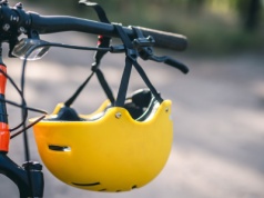 Bezpieczne i stylowe. Jaki nowoczesny kask rowerowy wybrać?