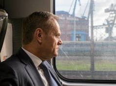 Tusk chętnie wypoczywał w tym kraju. Teraz Polacy pojadą tam pociągiem. 