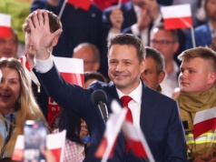 Polacy zapłacą niższy podatek dochodowy? Trzaskowski zapowiada zmiany