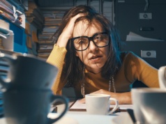 Polacy odetchnęli w pracy. Kobiety jeszcze nie