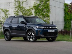 Dacia Bigster Hybrid ma jeden duży problem – spóźniła się. Poza tym jest świetna
