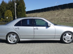 Jak to jeździ? Mercedes E55 AMG. Być może to najlepszy Mercedes w ogóle
