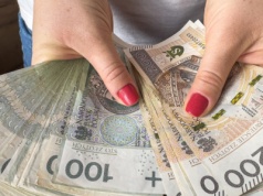 Co piąty Polak w ogóle nie czyta umowy, zaciągając kredyt lub pożyczkę