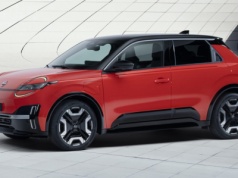 Nowy Nissan Micra: dane techniczne jak w Renault 5, sprzedaż pod koniec roku. Po co to oczekiwanie?