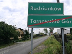 „Podejrzani mężczyźni zaczepiają dzieci w okolicach szkół w Radzionkowie”