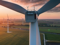 Niższe ceny energii i słaba wietrzność zmniejszyły zysk Polenergii