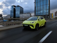 BYD Dolphin Surf: CENA od 82 700 zł dla wersji Active 30 kWh, do 110 500 zł dla najbogatszego wariantu Comfort 43,2 kWh