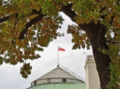 Aktor z serialu „M jak miłość, który zaatakował posłów PiS, usłyszał zarzuty