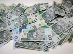 Ile gotówki trzymać w domu? Bank centralny wyliczył. 