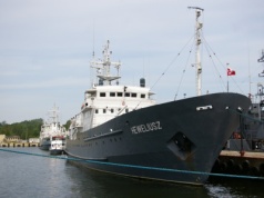 Statek rosyjskiej „floty cieni” wykonywał podejrzane manewry na Bałtyku [ Prasówka ]