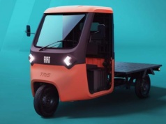 Nowy Fiat Tris ma pakę, małą kabinę i trzy koła. Czwarte uznano za zbędne