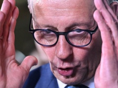 EuroPMI: przemysł w górę, usługi w dół. Sprawa się komplikuje