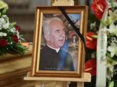 Uroczystości pogrzebowe śp. ks. prałata Stanisława Tomkowicza. Zobacz fotorelację