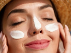 Pięć świetnych kremów do twarzy SPF 50, które nie bielą, a nawilżają