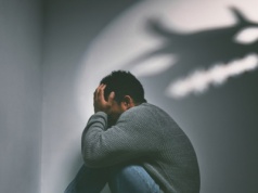 Wszystko budzi się do życia, a Tobie towarzyszy smutek? Trwa Miesiąc Świadomości Zdrowia Psychicznego