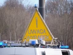 Utrudnienia na S17 – ciężarówka wpadła do rowu