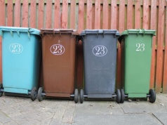 Nowy system odbioru odpadów w Szwecji do 2027 r. Zmiany uderzą w portfele konsumentów?