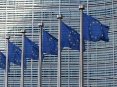 UE wydała w 2024 r. więcej na rosyjską ropę i gaz, niż na pomoc dla Ukrainy