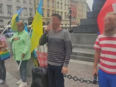 Awantura w centrum Krakowa. Para zaatakowała ukraińskich demonstrantów