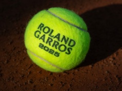 Roland Garros 2025 w pigułce. Typowania bukmacherów, szanse Igi Świątek i ciekawostki z krokodylem w tle