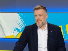 Adrian Zandberg odpowiedział na SMS od sztabu Trzaskowskiego. Postawił warunel